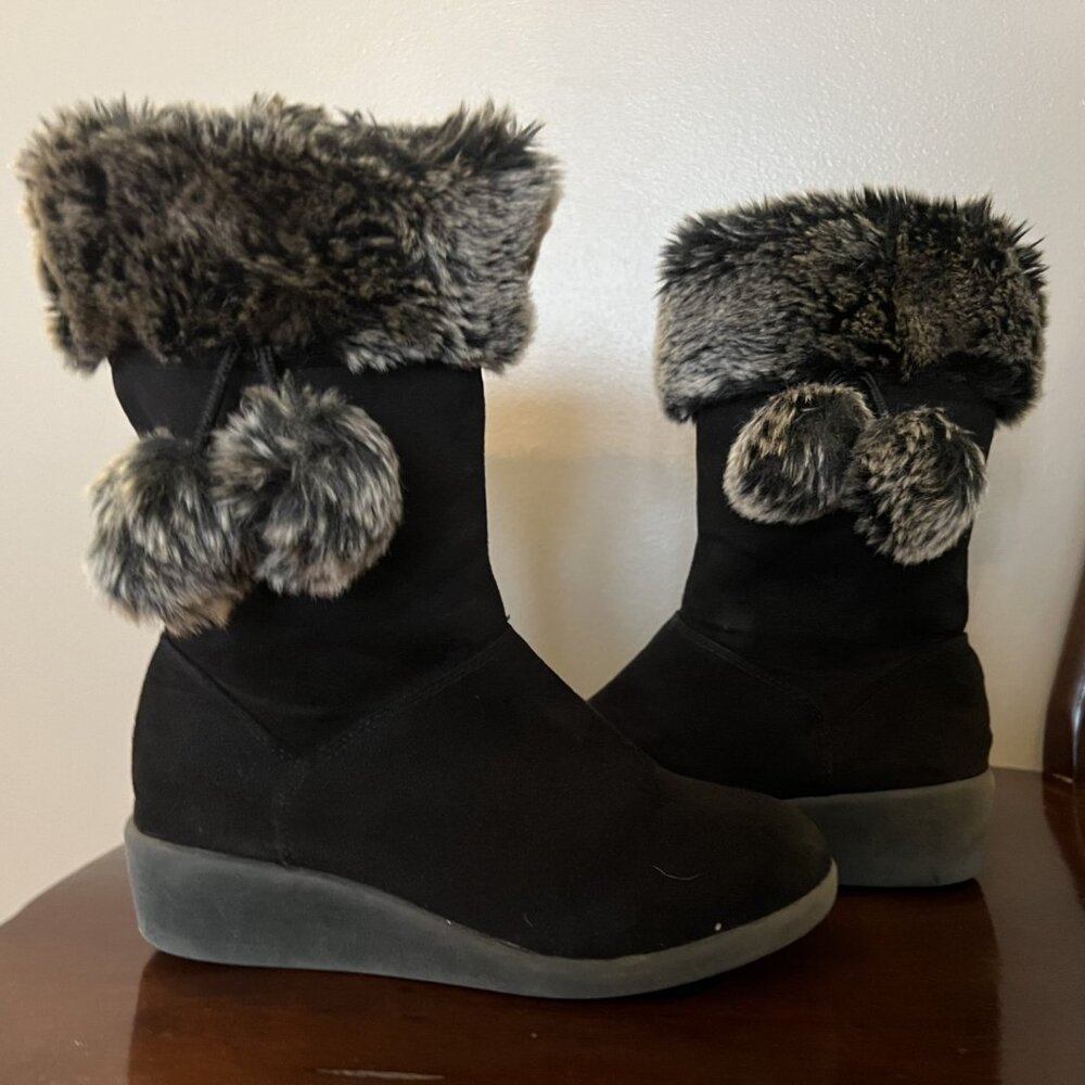 Black fur boots